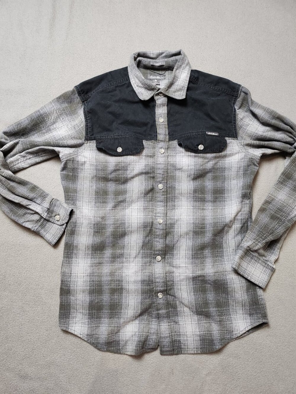 Eddie Bauer Classic Fit Flannel Shirt Grey Olive Plaid Black Yoke Men's S